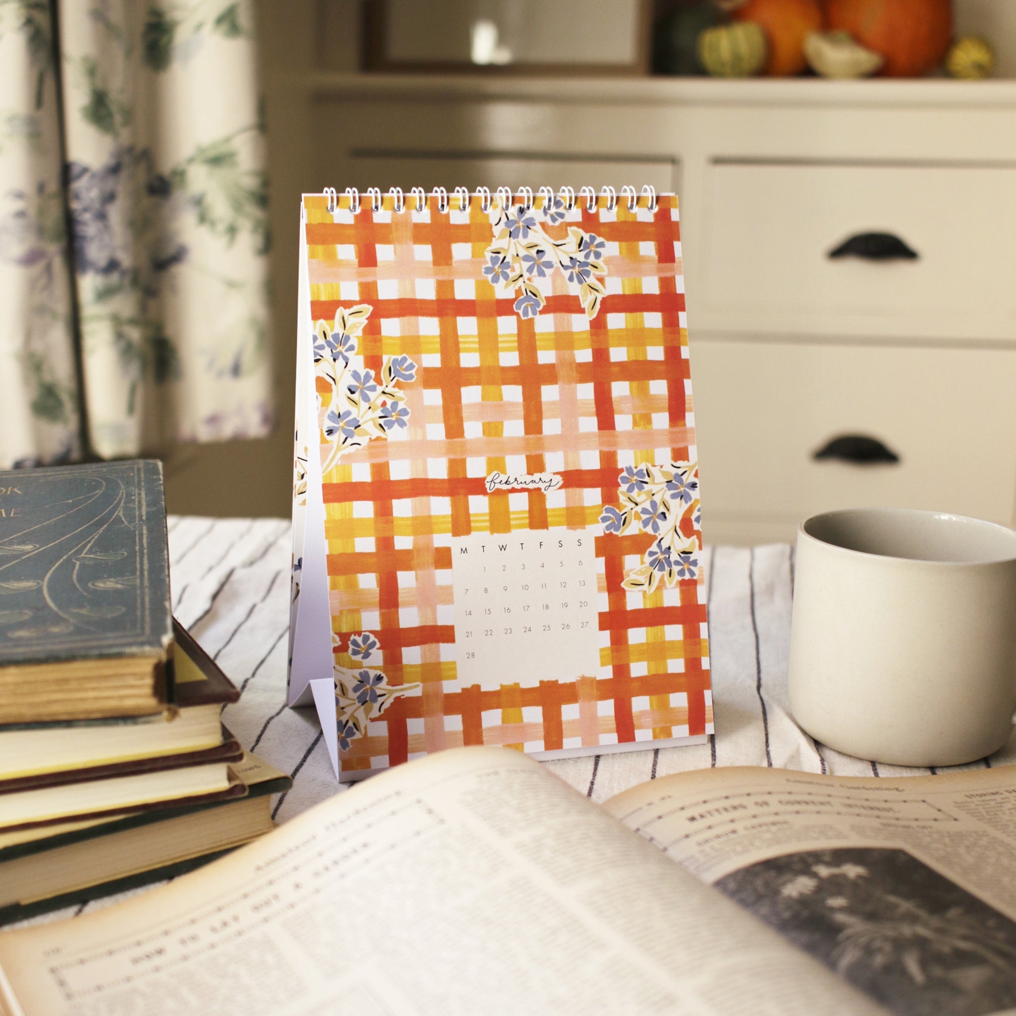 Illustrated Floral Desk Calendar